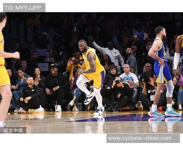 湖人大胜勇士，詹姆斯砍下27分，领队轻取对手进入四连胜状态