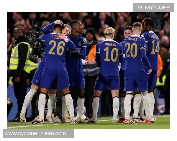 英超联赛即将迎来激烈变化：谁将成为新赛季的冠军热门？